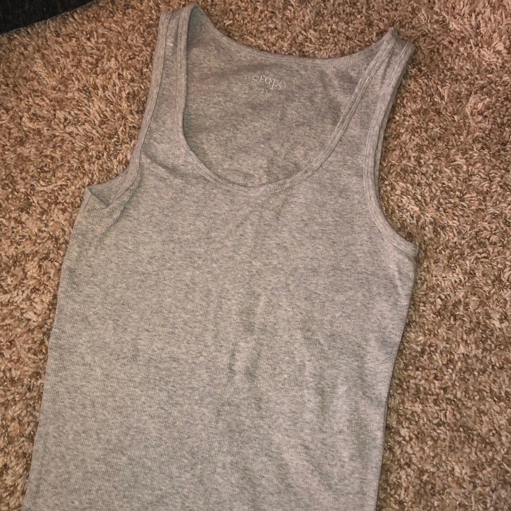 Grey tank